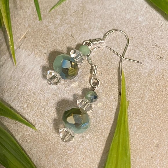 3/$18 Gorgeous Clear & Iridescent Sea Foam Green Faceted Glass Bead Silver Hook - Picture 1 of 8